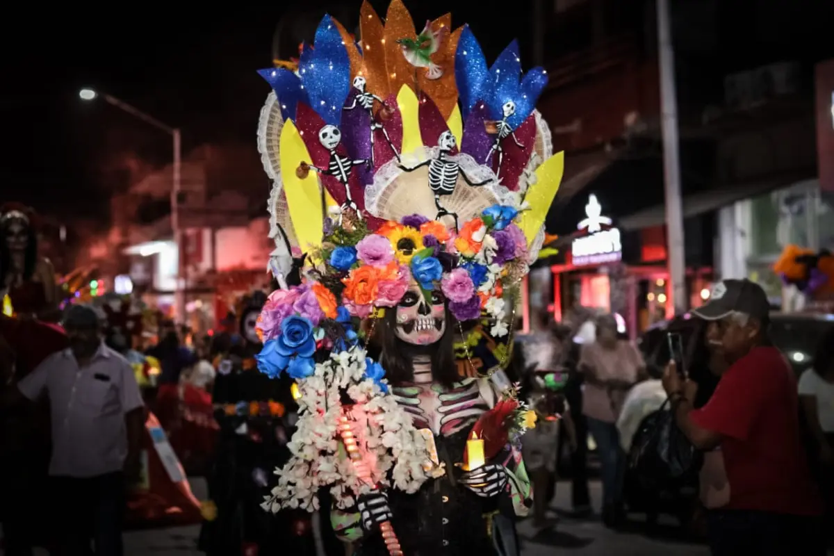 Así empezó —entre emoción y tradición— el Festival Xantolo Altamira 2025, que este año volvió a reunir a cientos de personas para celebrar la memoria y la cultura viva del Día de Muertos en el sur de Tamaulipas. Foto: Secretaría de Turismo