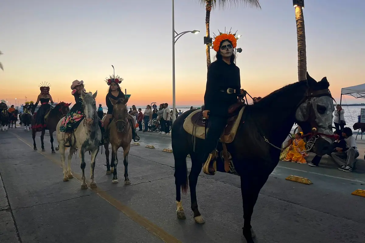 Así se vivió el Festival de Día de Muertos en el Malecón de La Paz