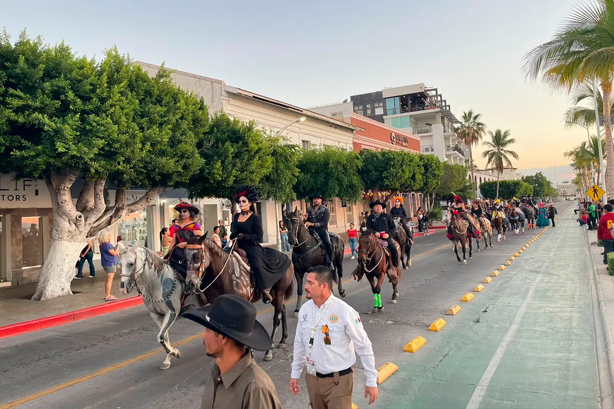 Así se vivió el Festival de Día de Muertos en el Malecón de La Paz