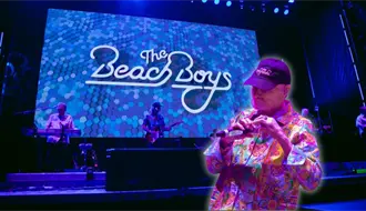 The Beach Boys conquistan a miles en el cierre del FISL