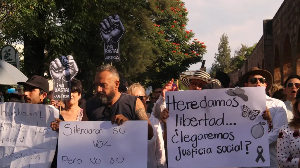 Marchan en Morelia para exigir justicia por asesinato Carlos Manzo