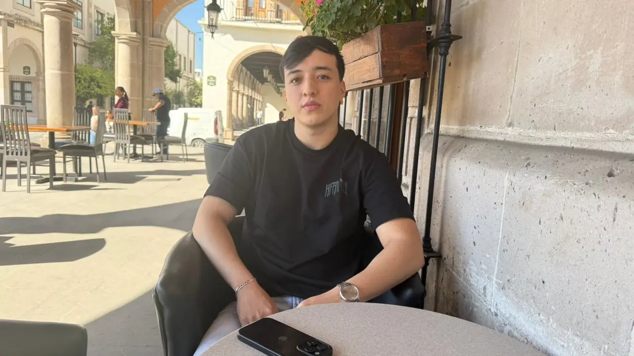 Gabriel Eduardo, cantante y compositor de Durango | Foto: Jesús Carrillo