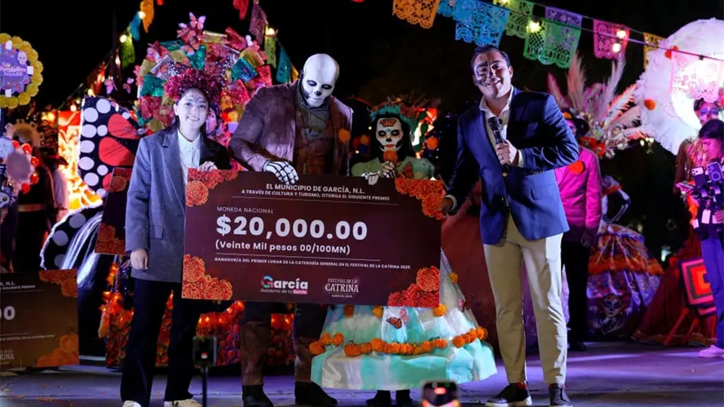 Manuel Guerra Cavazos celebra el éxito del Festival de la Catrina en García