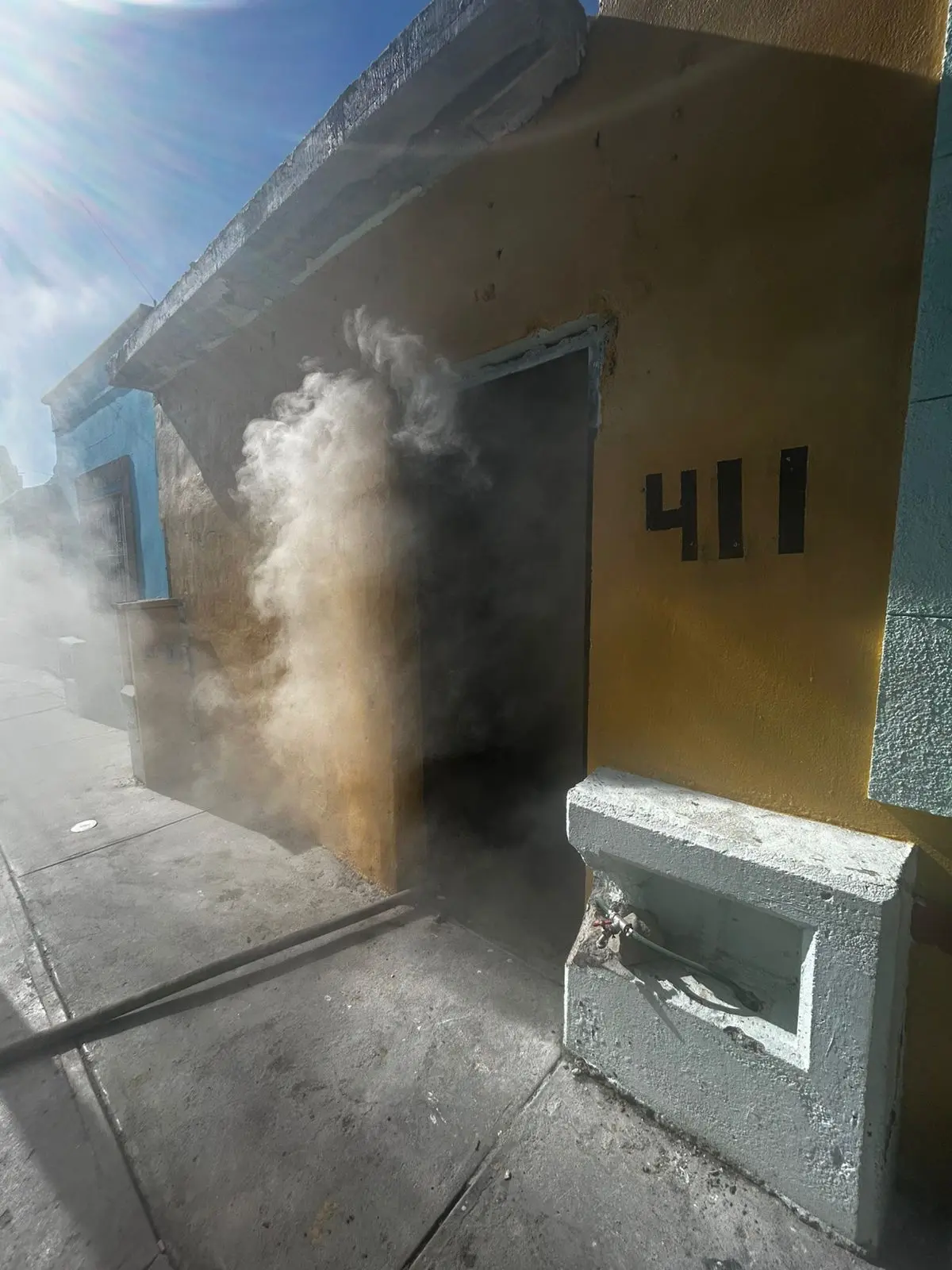 Incendio en inmueble de camiseta  / Foto: Marco Juárez 
