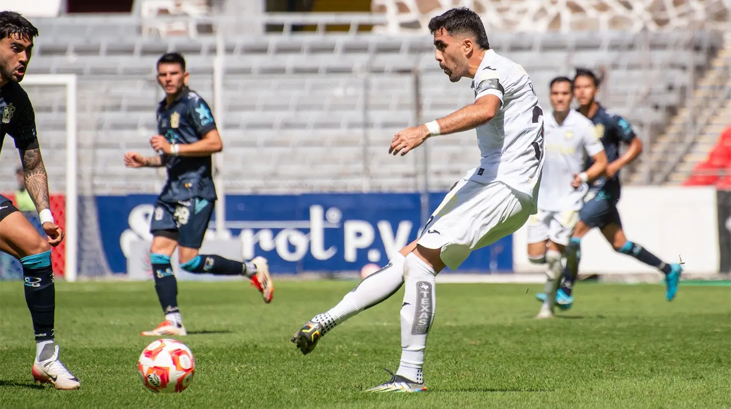 Los Venados F.C. Yucatán salieron derrotados en su visita a Guadalajara en partido ante los Leones Negros, por lo que los astados complican su calificación a la liguilla.- Fuente Venados F.C.