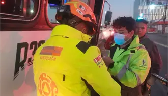 VIDEO | Aparatoso choque de ruta urbana en provoca caos vial y deja lesionados en Monterrey
