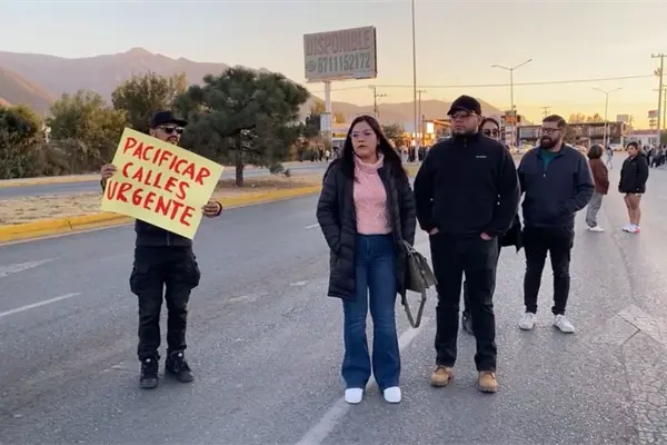 Vecinos bloquean el bulevar Miguel Arizpe de la Maza en Saltillo: ¿cuál es su demanda?