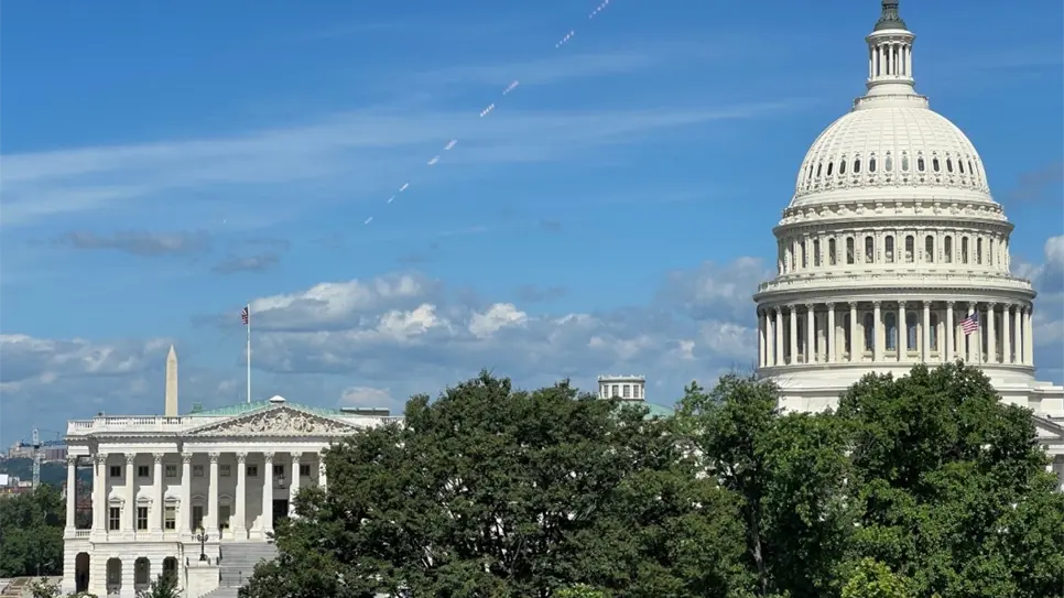 Senado de EU aprueba acuerdo para permitir la reapertura del gobierno federal