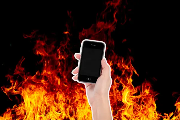 Se incendia colchón en Saltillo tras sobrecarga de celular, pudo terminar en tragedia Se incendia colchón en Saltillo tras sobrecarga de celular, pudo terminar en tragedia