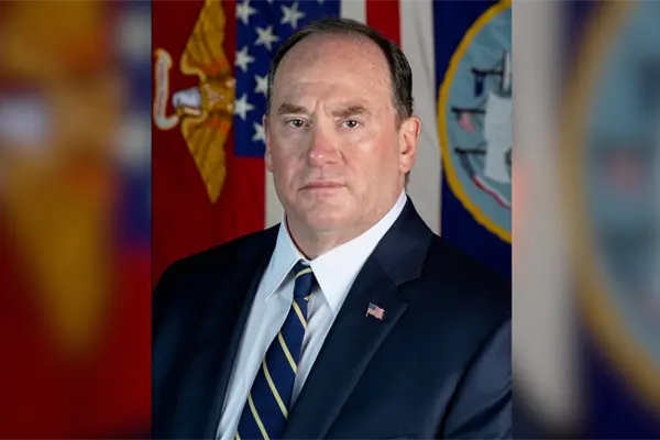 Destituyen a John Phelan como secretario de la Marina de Estados Unidos