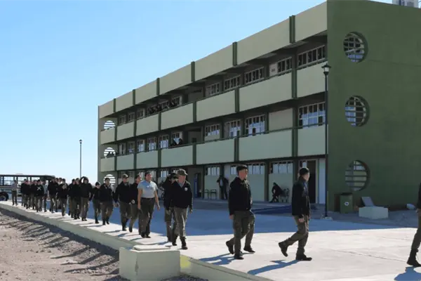 Planteles militarizados en Coahuila podrían ser suspendidos por nueva medida de la SEP Planteles militarizados en Coahuila podrían ser suspendidos por nueva medida de la SEP