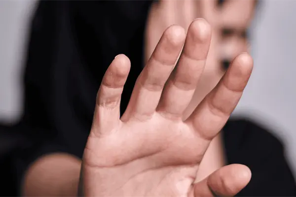 Defendió a su mamá de los golpes de su padrastro y terminó detenida en Iztapalapa